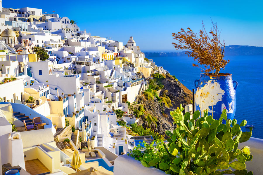 Cyclades - De Santorin, la mondaine à Folegandros, le trésor caché