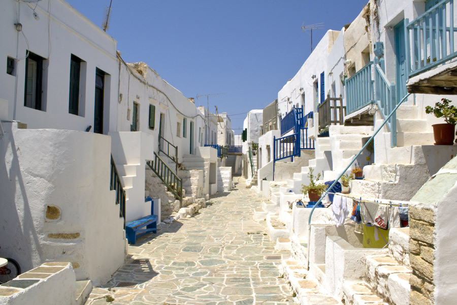 Cyclades - De Santorin, la mondaine à Folegandros, le trésor caché