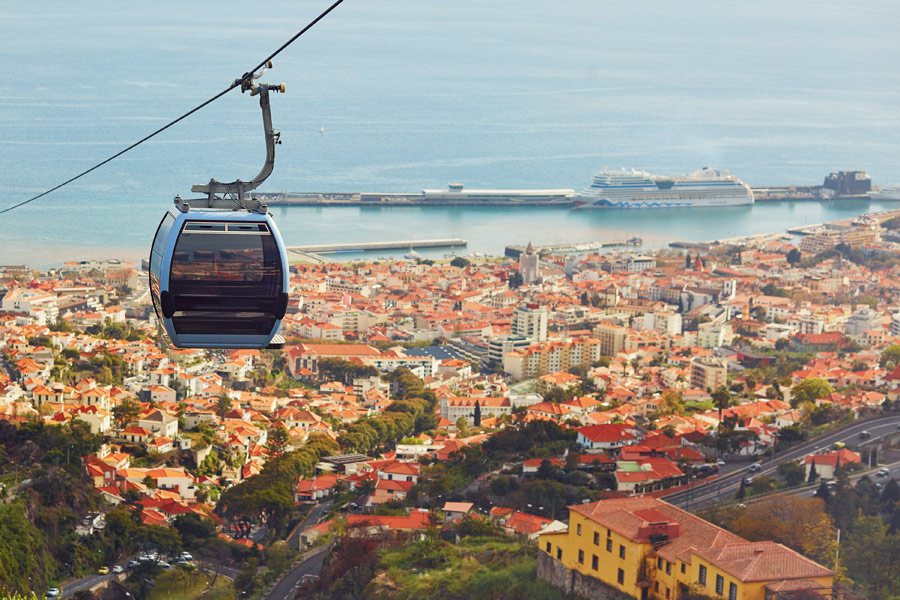 Madère - Funchal, capitale enclavée entre mer et montagne