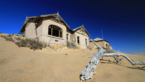 Kolmanskop, La ville Fantôme Ensablée de Namibie